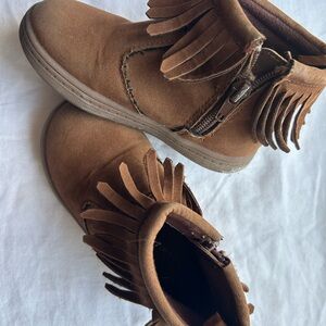Carters Kids Brown Fringe Boots 8 toddler